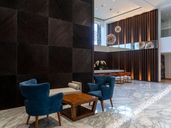 Hotel The Capital And 4*